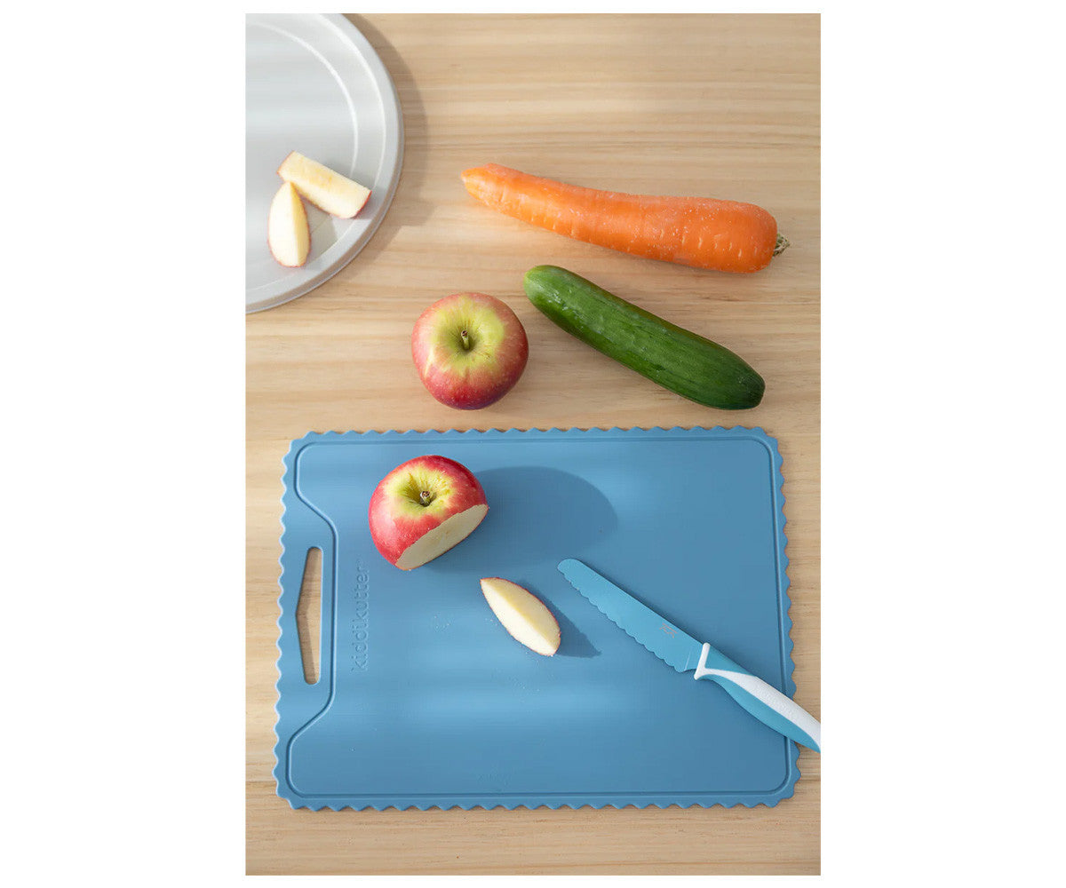 Tabla de corte de silicona antideslizante, Sky Blue - KiddiKutter