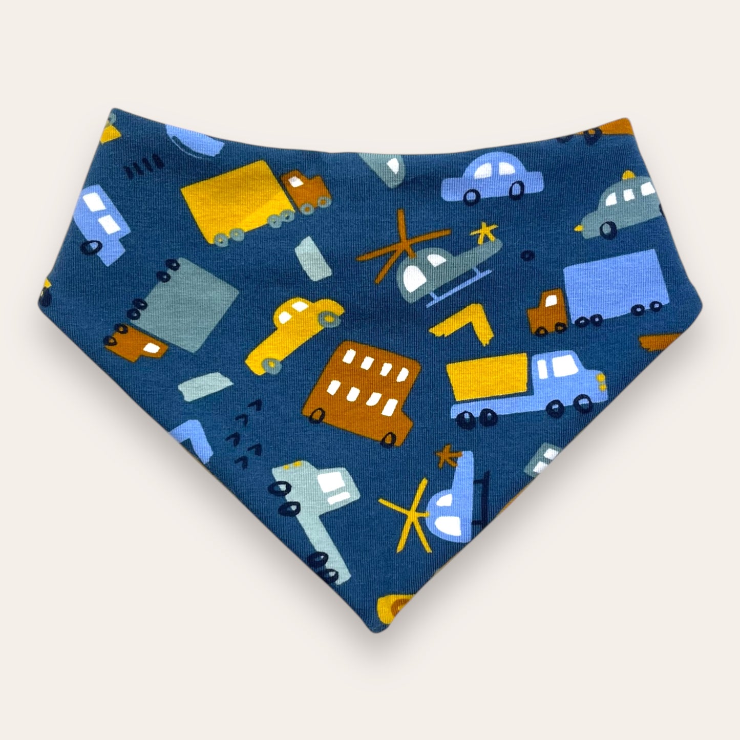 Pantalón y bandana vehículos con ocre