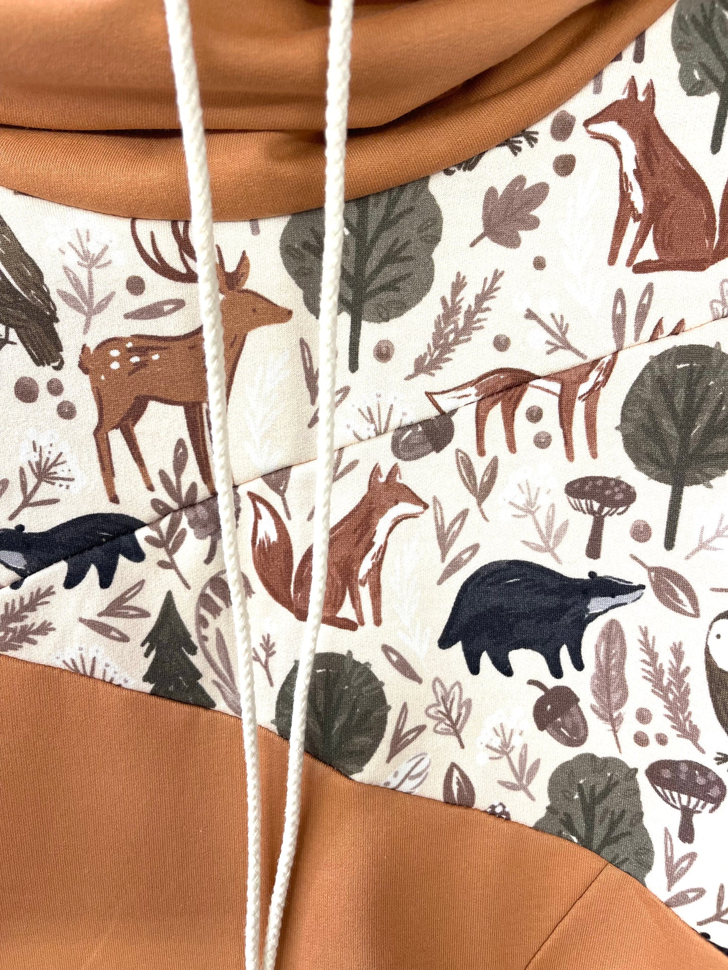 Sudadera de Lactancia, cuello tubo, bosque terracota - Kurmi Kids