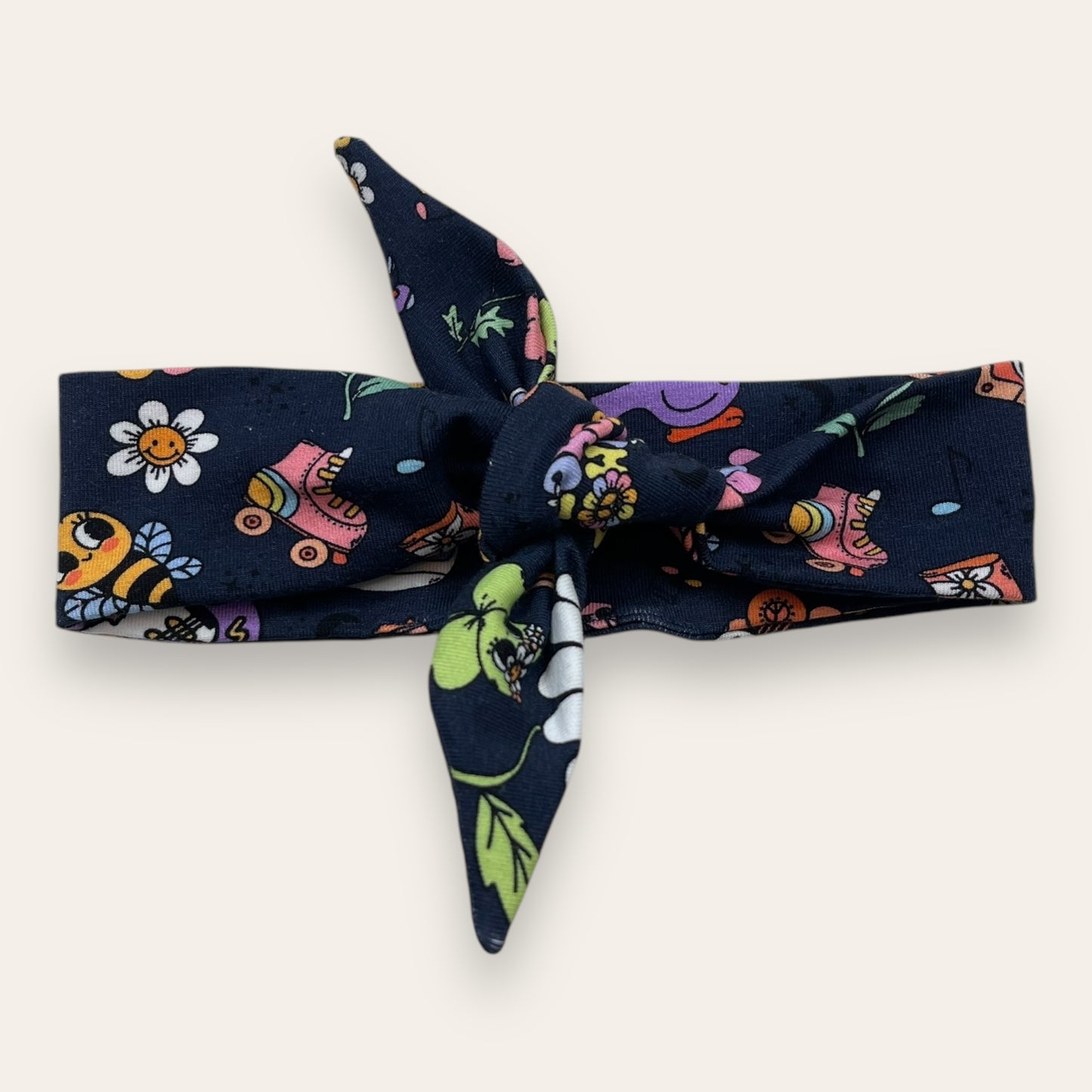 Pantalón y diadema de nudo retro