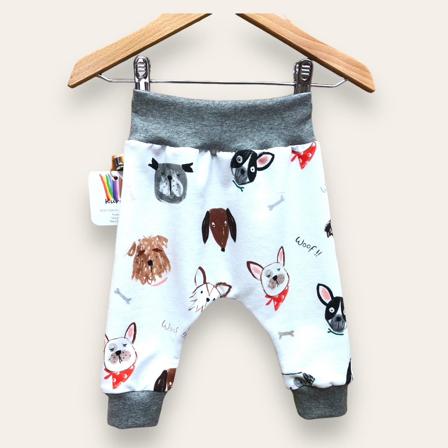 Sudadera y pantalón perritos blanco con gris