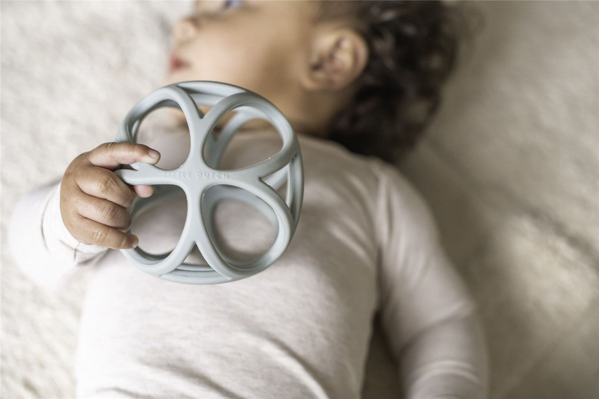 Pelota Sensorial Silicona azul- Little Dutch