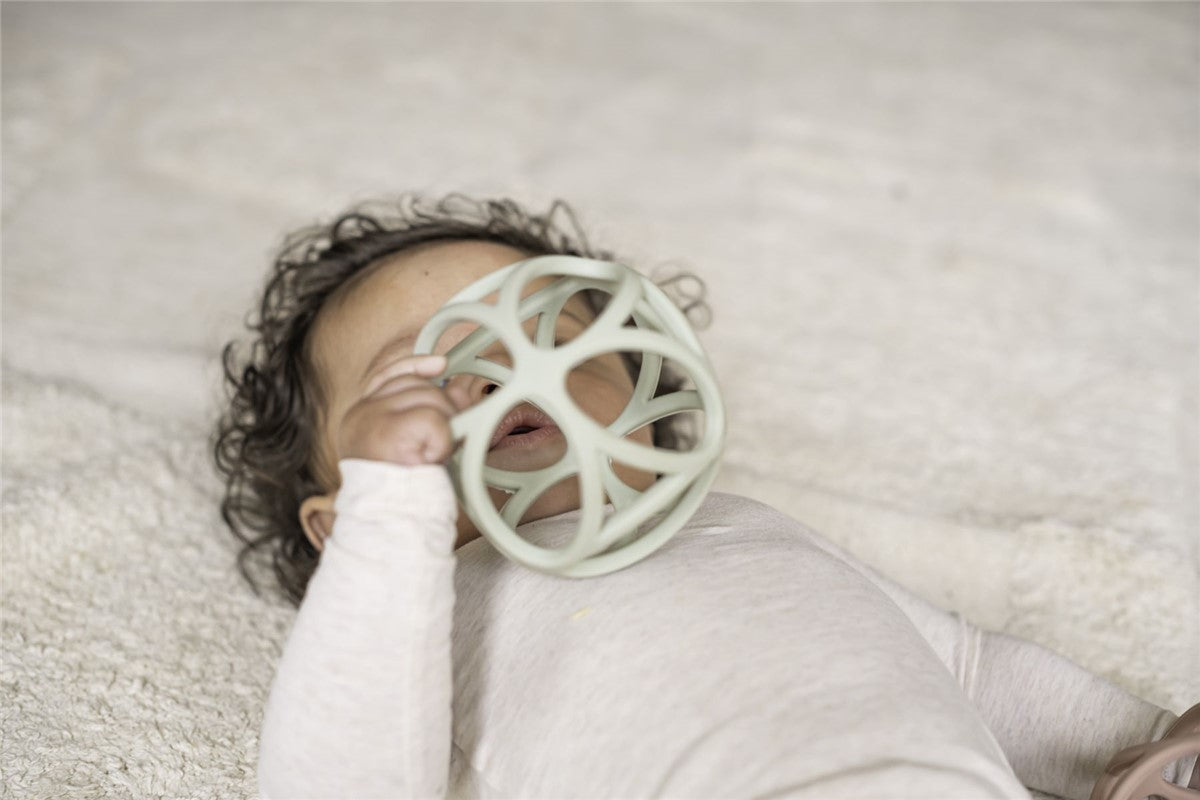 Pelota Sensorial Silicona verde - Little Dutch