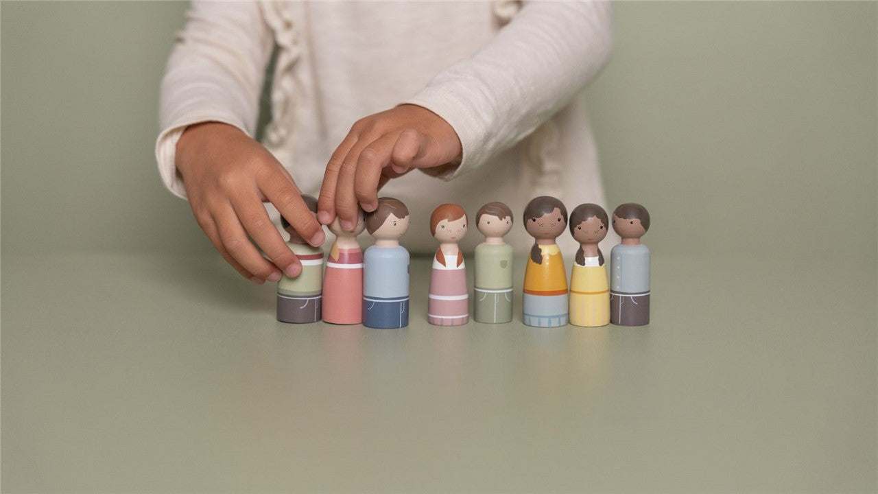 Set familia Rosa para casa de muñecas - Little Dutch