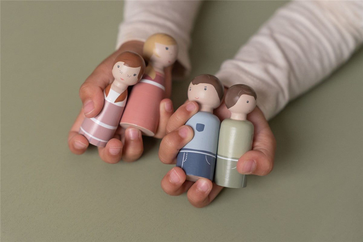 Set familia Rosa para casa de muñecas - Little Dutch