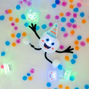 Set personaje + 2 cubos de luz Party - Glo Pals