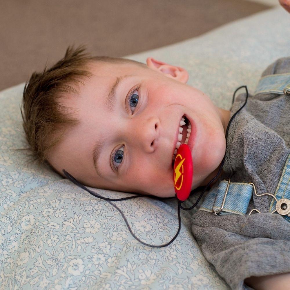 Colgante mordedor, Strike Energy Red