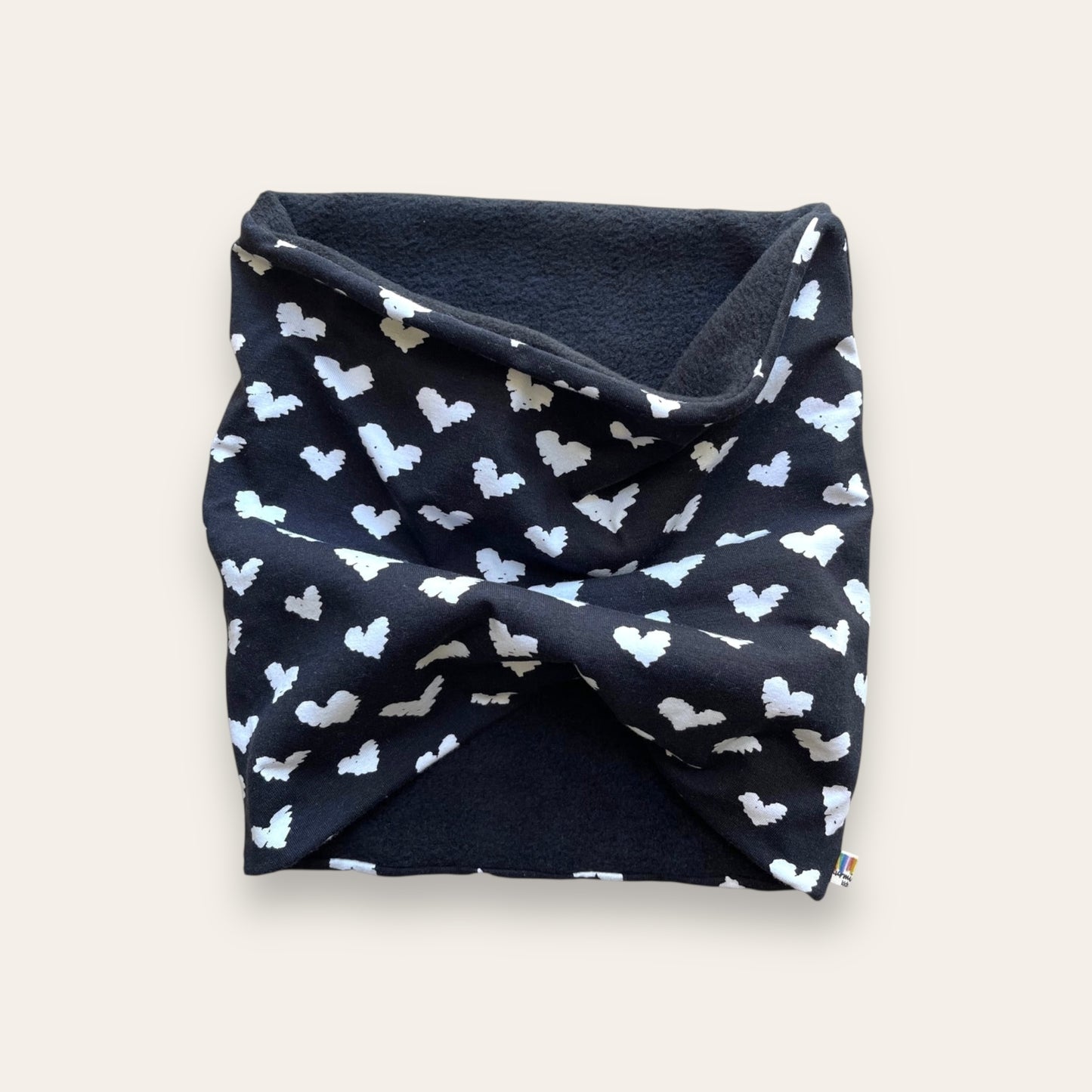 Cuello polar de adulto, Corazones polar negro