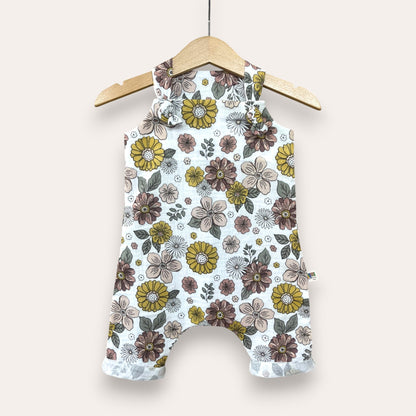 Peto muselina flores fondo blanco roto - Kurmi Kids
