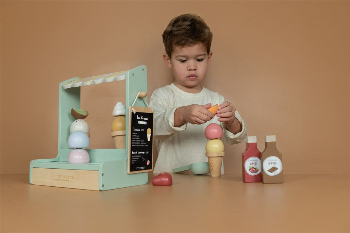 Puesto de helados de madera - Little Dutch