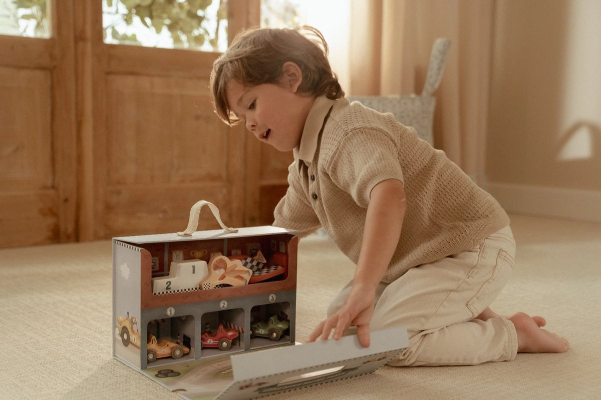 Caja de juego con pista de carreras - Little Dutch