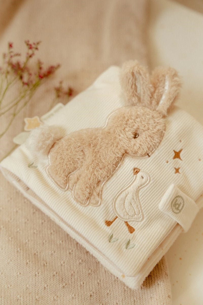 Libro actividades Newborn Natural - Little Dutch